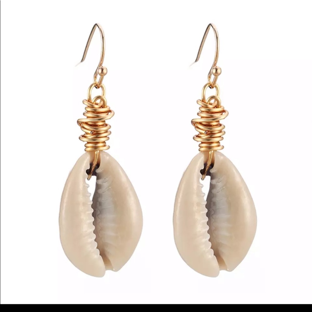 Mermaid Collection 🧜🏻‍♀️ Sea Shells Earrings - Picture 4 of 4